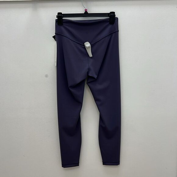 Lululemon legging - Picture 2 of 3